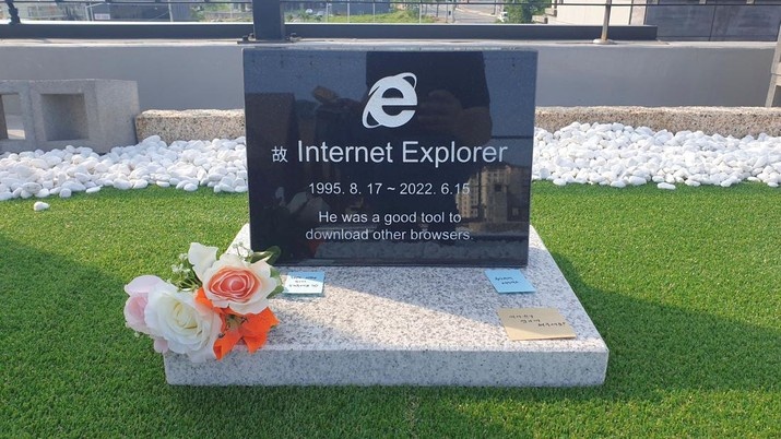 Internet Explorer chính thức bị sổ