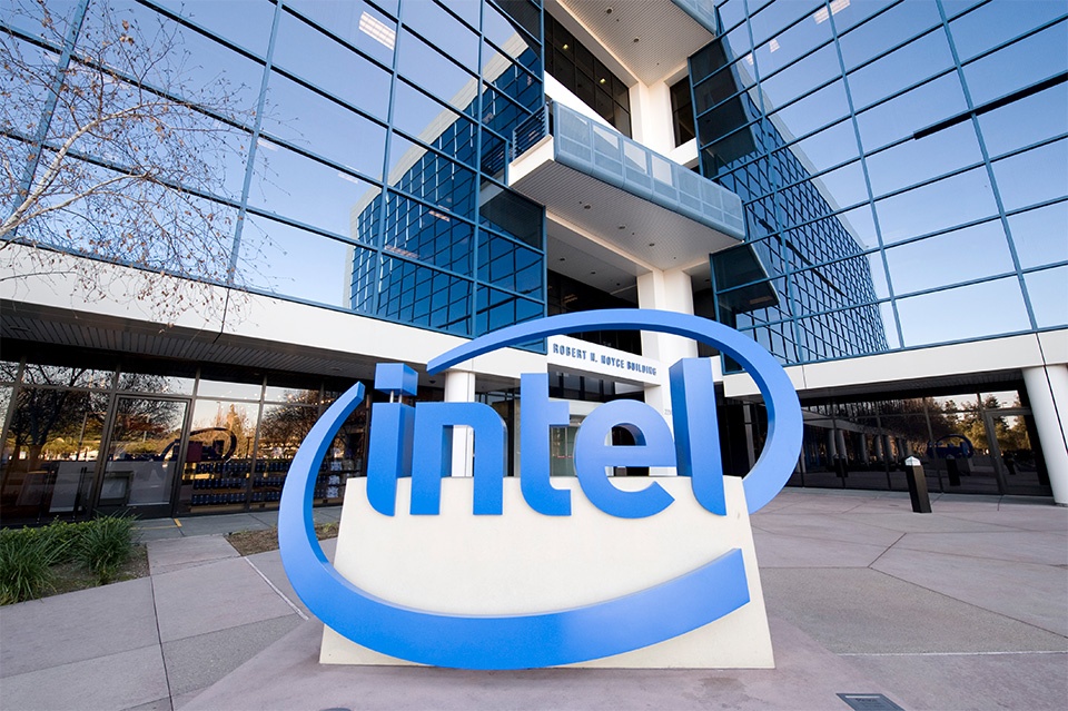 Vì thị trường chip ảm đạm, Intel đã lỗ liên tục.