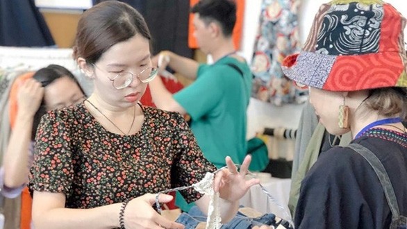 "Đồ si" Online chợ phiên