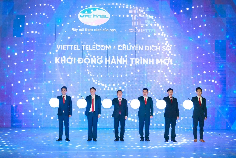 Viettel sẽ tiên phong trong chuyển đổi số quốc gia, theo Trưởng ban Kinh tế Nguyễn Văn Bình. Viettel sẽ tiên phong trong chuyển đổi số quốc gia, theo Trưởng ban Kinh tế Nguyễn Văn Bình.