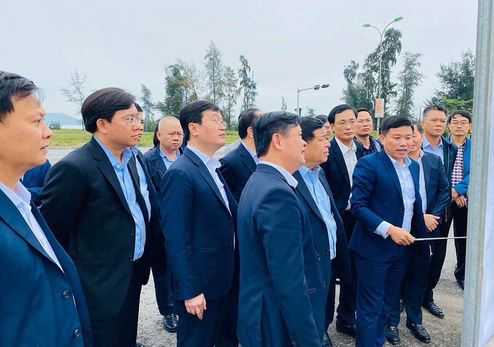 Cách ly tại nhà lãnh đạo tỉnh Nghệ An tiếp xúc với các thành viên của đoàn Bộ KH-ĐT