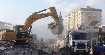 Điều tra sai phạm trong xây dựng các nhà bị sập ở Thổ Nhĩ Kỳ đã được mở rộng.