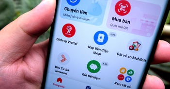 Bằng tin nhắn, cụ già có thể mua mớ rau, cá và thậm chí cả trứng. Bằng tin nhắn, cụ già có thể mua mớ rau, cá và thậm chí cả trứng.