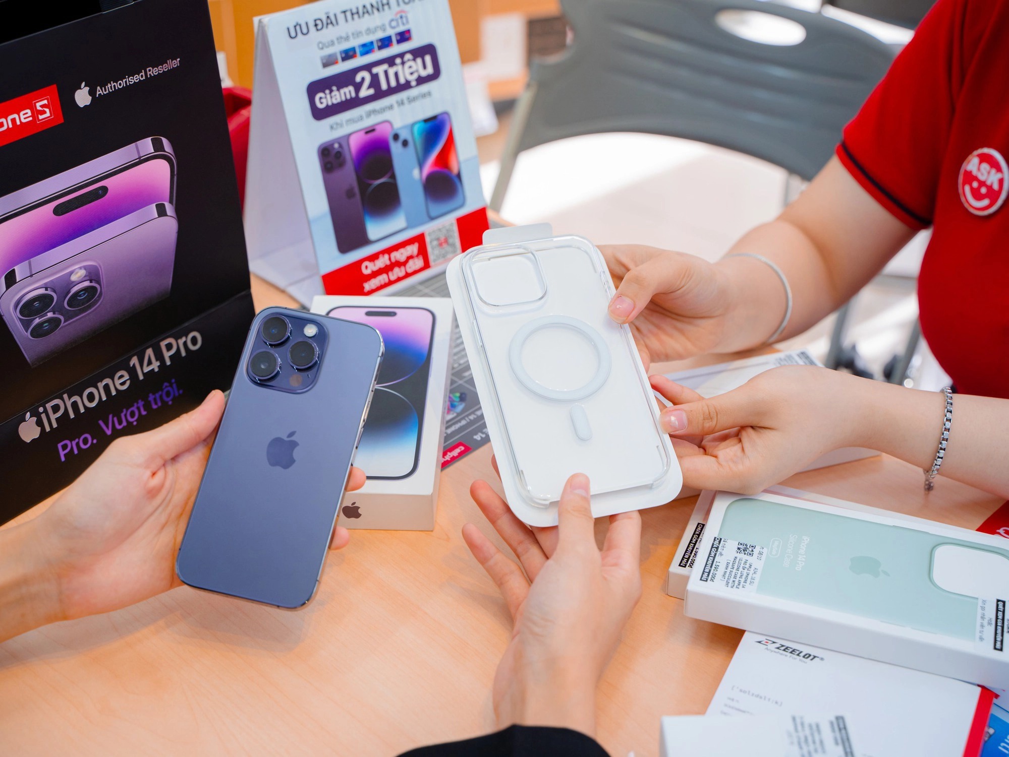 Samfan chuộng thu cũ đổi mới, trong khi iFan thì không "mặn mà"