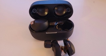 Người dùng phàn nàn do tai nghe Sony phát nổ Người dùng phàn nàn do tai nghe Sony phát nổ