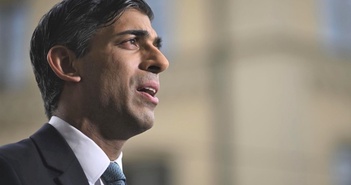 Anh tuyên bố sẽ cung cấp vũ khí tấn công tầm xa cho Ukraine. Anh tuyên bố sẽ cung cấp vũ khí tấn công tầm xa cho Ukraine.