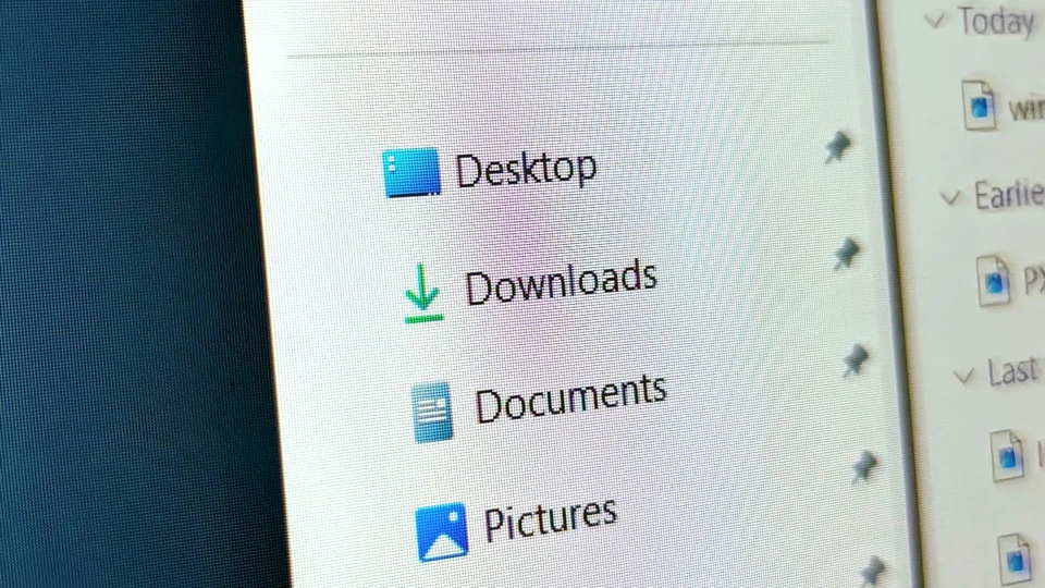 Trên máy tính, hãy dọn dẹp thư mục lộn xộn nhất