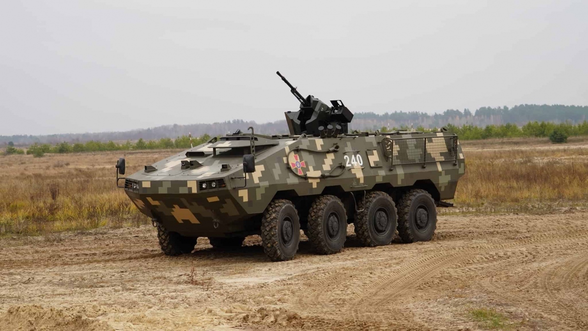 Thiết giáp BTR-60М mới của Ukraine lần đầu tiên lộ diện trên chiến trường