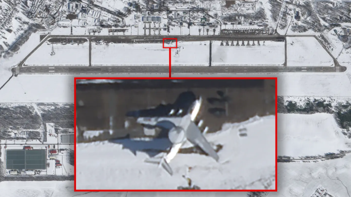 Sau khi bị UAV tấn công, máy bay chỉ huy trên không Nga vẫn nguyên vẹn.
