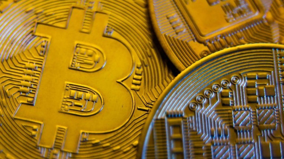 Giá Bitcoin tăng mạnh, vượt ngưỡng 21.000 USD