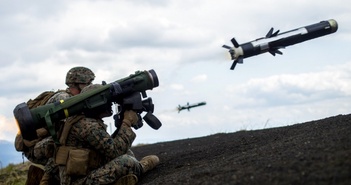 Khám phá uy lực của tên lửa chống tăng Javelin Mỹ nói gửi cho Ukraine Khám phá uy lực của tên lửa chống tăng Javelin Mỹ nói gửi cho Ukraine
