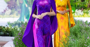 Tại Lễ hội áo dài TP.HCM, áo dài dát vàng gây ấn tượng với bạn bè quốc tế. Tại Lễ hội áo dài TP.HCM, áo dài dát vàng gây ấn tượng với bạn bè quốc tế.