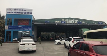 Tạm giữ hình sự 18 người thuộc hai trung tâm đăng kiểm ở Hà Nội Tạm giữ hình sự 18 người thuộc hai trung tâm đăng kiểm ở Hà Nội