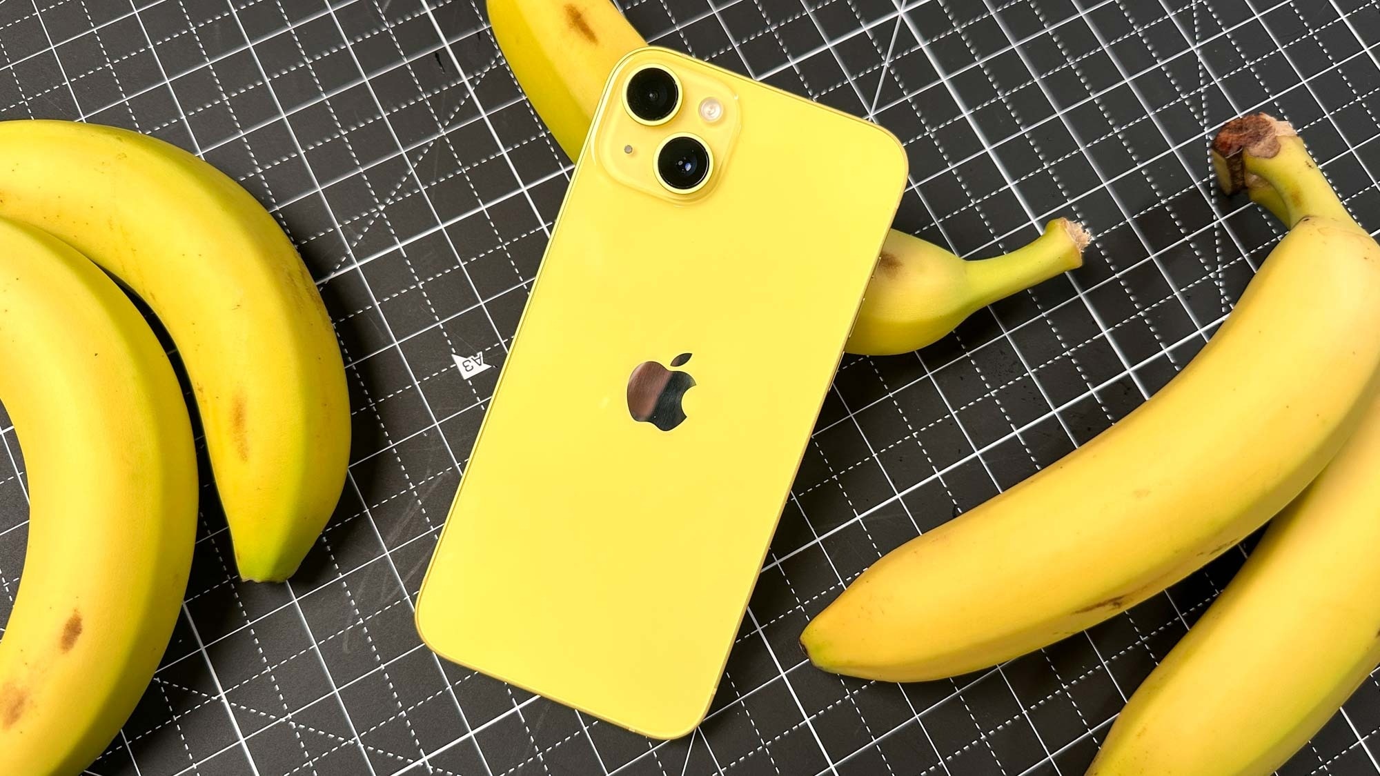 6 sản phẩm toàn màu vàng của Apple