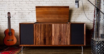 Wrensilva M1 - Tủ nhạc cũ trong thế giới đương đại Wrensilva M1 - Tủ nhạc cũ trong thế giới đương đại