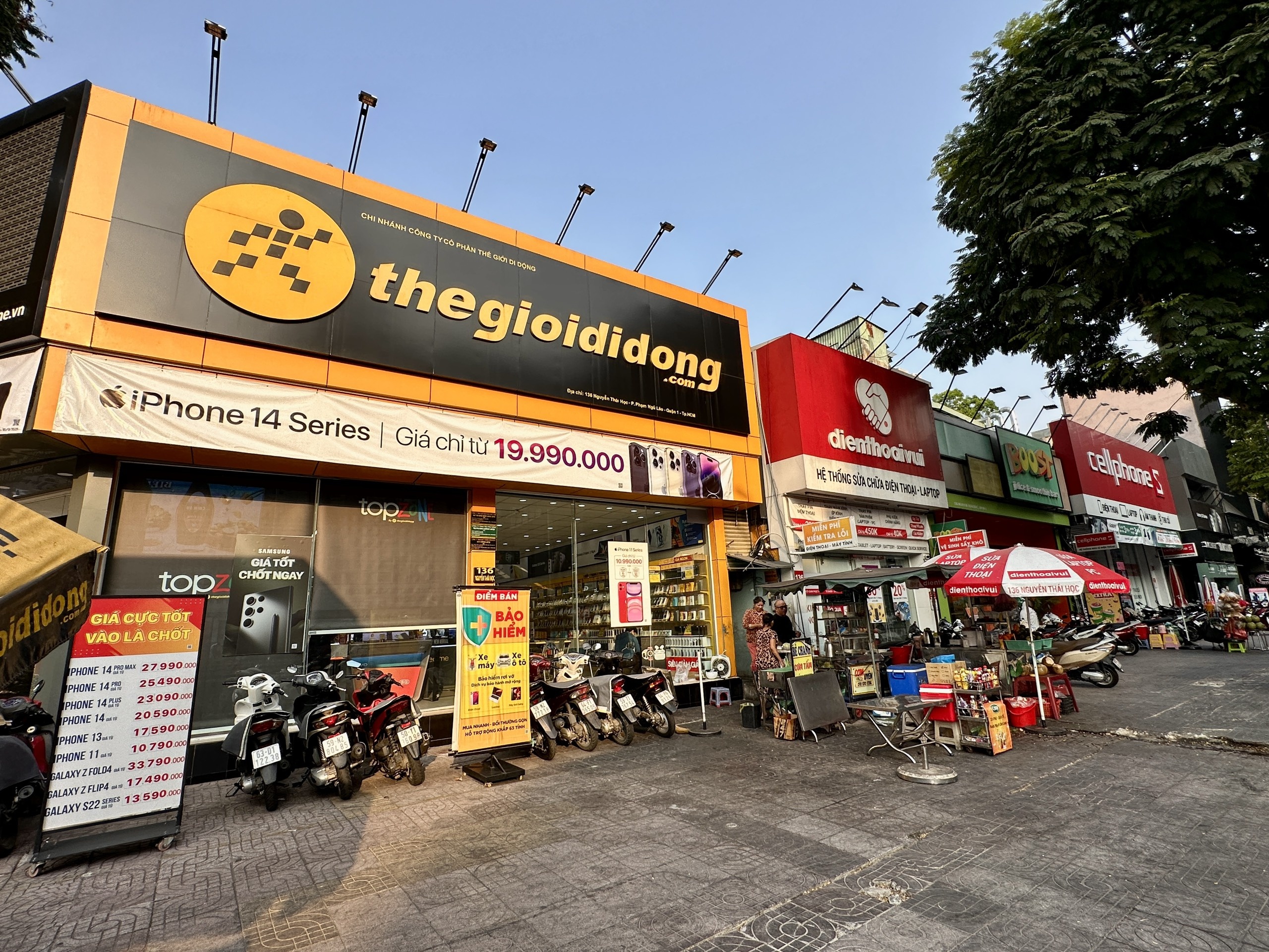 Các chuỗi bán lẻ công nghệ 'loay hoay' tìm cách sinh tồn