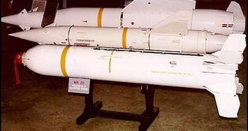 Để tấn công thiết giáp Nga, Ukraine yêu cầu Mỹ cung cấp bom chùm thả từ UAV. Để tấn công thiết giáp Nga, Ukraine yêu cầu Mỹ cung cấp bom chùm thả từ UAV.