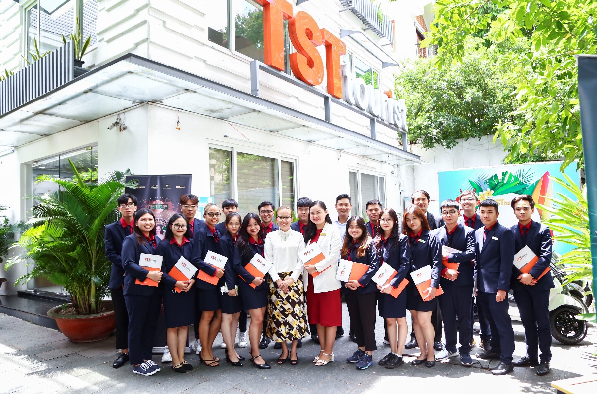 Học ngành Quản trị dịch vụ du lịch và lữ hành với thế mạnh đào tạo tiếng Anh tại UEF - Ảnh 2.
