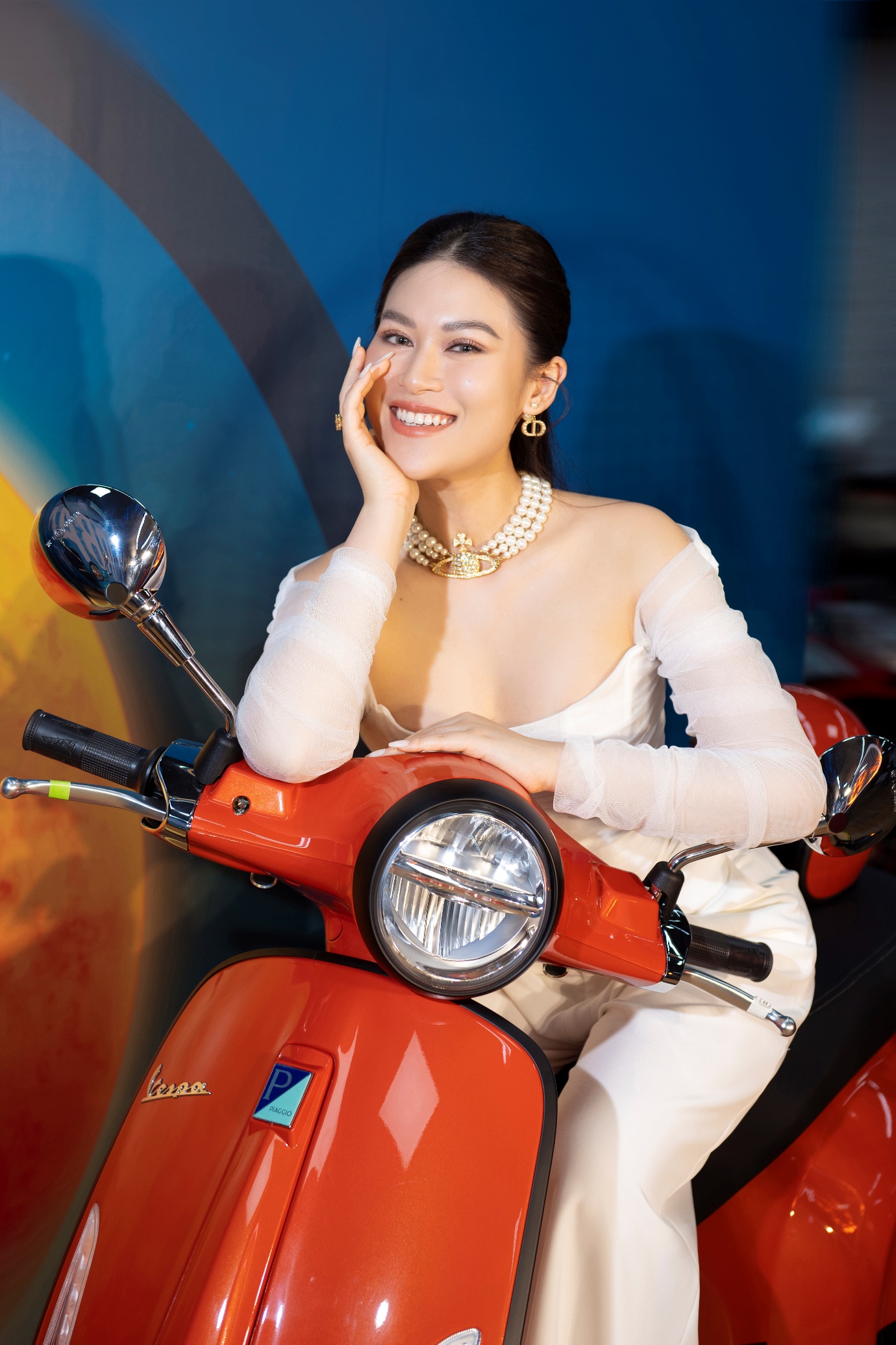 Vespa Primavera hé lộ phiên bản Color Vibe “hoàng hôn rực rỡ” đẹp rụng rời qua sự kiện mở bán sớm - Ảnh 6.