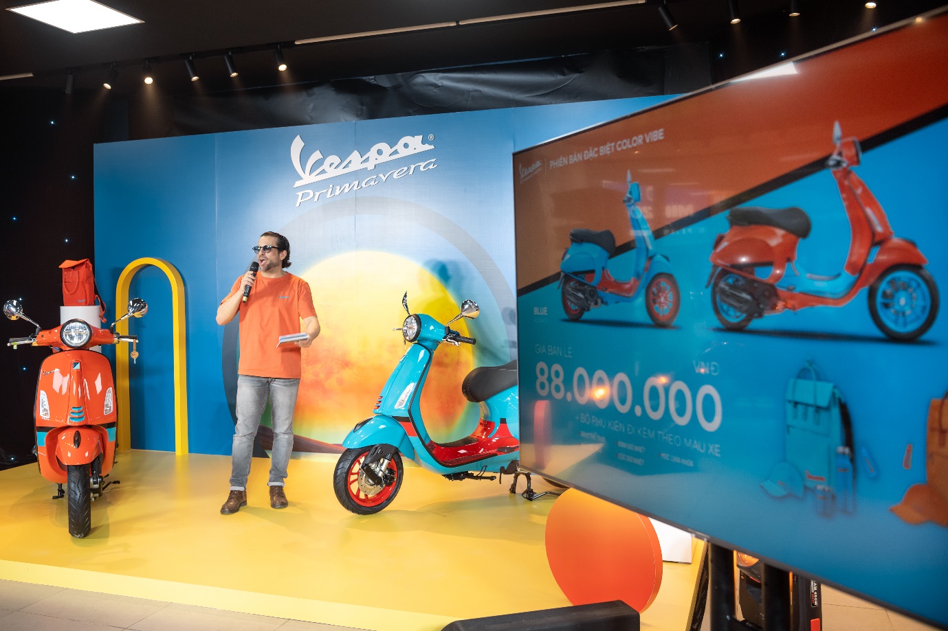Vespa Primavera hé lộ phiên bản Color Vibe “hoàng hôn rực rỡ” đẹp rụng rời qua sự kiện mở bán sớm - Ảnh 9.