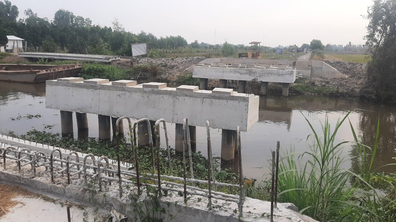 Kiến nghị của người dân về việc xây cầu quá thấp đã được UBND tỉnh Tiền Giang chỉ đạo giải quyết.