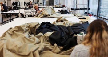 Công ty ở Czech được hưởng lợi rất nhiều từ hệ thống pháo giả, xe tăng và Công ty ở Czech được hưởng lợi rất nhiều từ hệ thống pháo giả, xe tăng và