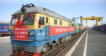 Chuyến tàu chở hàng Trung Quốc-châu Âu đầu tiên của Bắc Kinh khởi hành tới Moscow Chuyến tàu chở hàng Trung Quốc-châu Âu đầu tiên của Bắc Kinh khởi hành tới Moscow