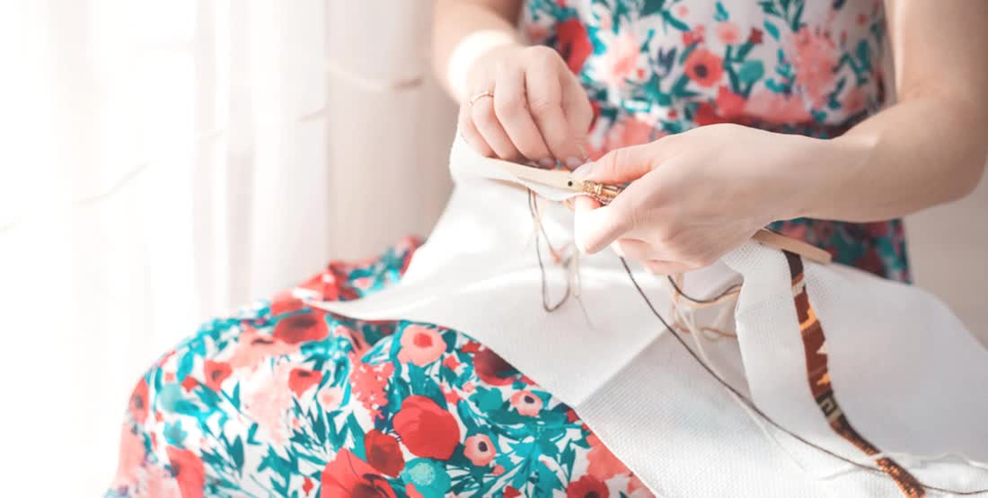 Quá mệt với cuộc sống, nhiều người 'đổ xô' đi tìm 1 việc 'chân tay': Đạt được những lợi ích bất ngờ - Ảnh 2.