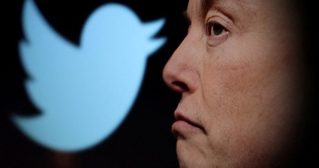 Ngoài ra, Twitter sa thải và sa thải Giám đốc cấp cao. Ngoài ra, Twitter sa thải và sa thải Giám đốc cấp cao.
