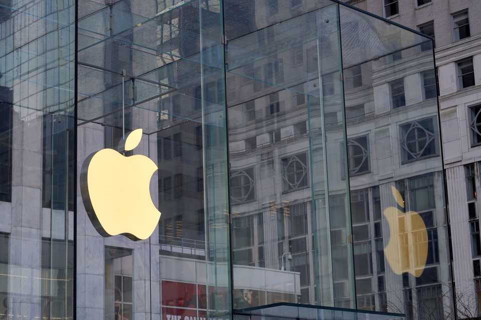 Apple hoãn trả tiền thưởng cho nhân viên