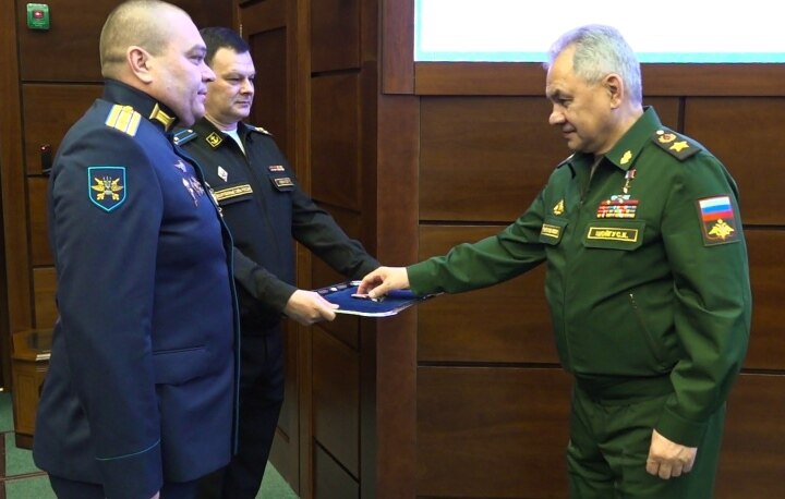 Nga trao Huân chương Dũng cảm cho phi công Su-27 đánh chặn UAV Mỹ