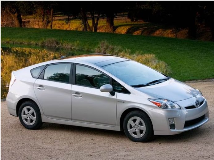 Loạt mẫu Toyota Prius đã qua sử dụng dưới 360 triệu đồng ảnh 2