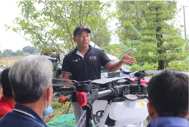 Cùng với nông dân trồng lúa Việt Nam, Drone XAG giúp tăng thu nhập