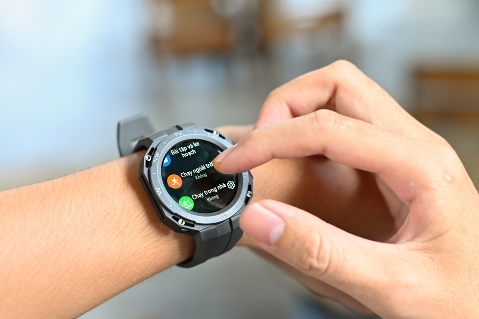 Mẫu smartwatch có thể thay đổi ngoại hình