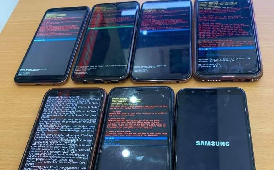 Nhiều điện thoại Samsung treo ở chế độ Rescue