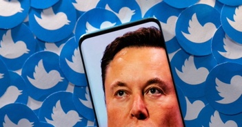 Sau khi bị Elon Musk thâu tóm, Twitter mất một nửa giá trị. Sau khi bị Elon Musk thâu tóm, Twitter mất một nửa giá trị.