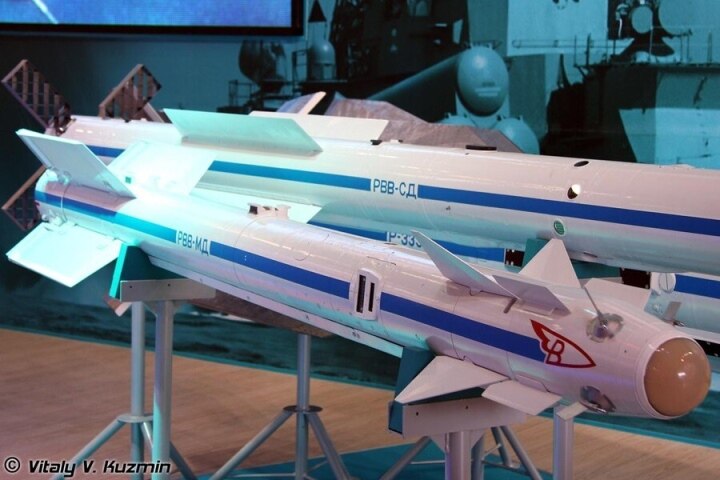 MiG-31BM có khả năng gây cận chiến khi mang tên lửa R-74M