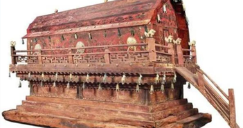 Khai quật quan tài đỏ, chất lỏng chảy ra khiến các chuyên gia hốt hoảng bỏ chạy Khai quật quan tài đỏ, chất lỏng chảy ra khiến các chuyên gia hốt hoảng bỏ chạy