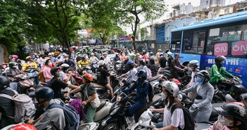 Nút thắt khó gỡ ở tuyến phố bị bệnh viện, trường học bủa vây Nút thắt khó gỡ ở tuyến phố bị bệnh viện, trường học bủa vây