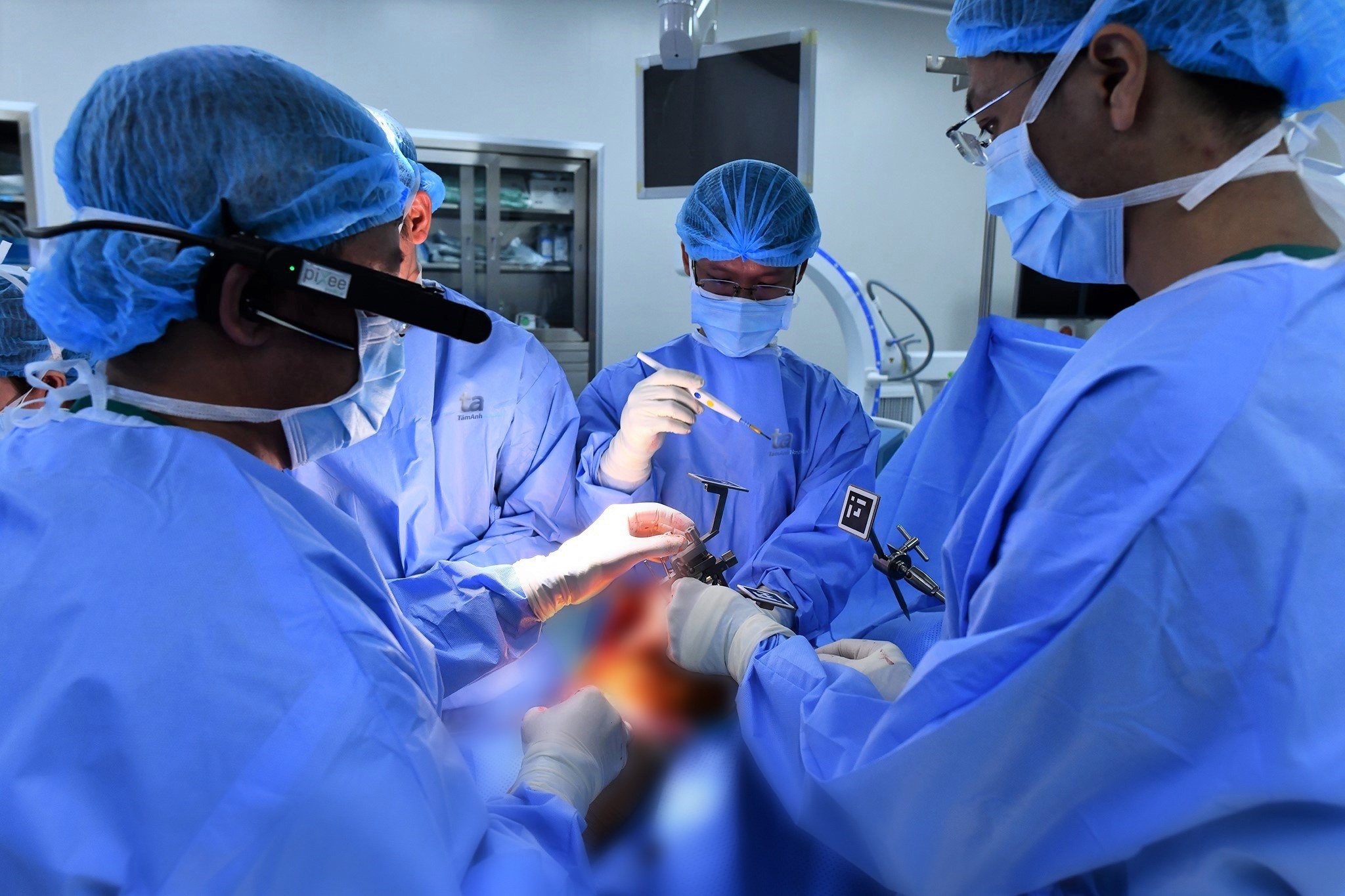 Ứng dụng công nghệ thực tế ảo trong phẫu thuật thay khớp gối