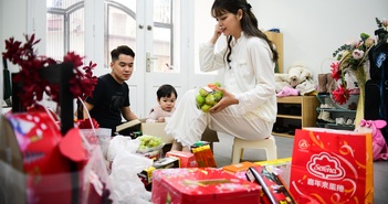 Lễ cúng Táo quân, sắm Tết bận rộn của vợ chồng phi công trẻ Lễ cúng Táo quân, sắm Tết bận rộn của vợ chồng phi công trẻ