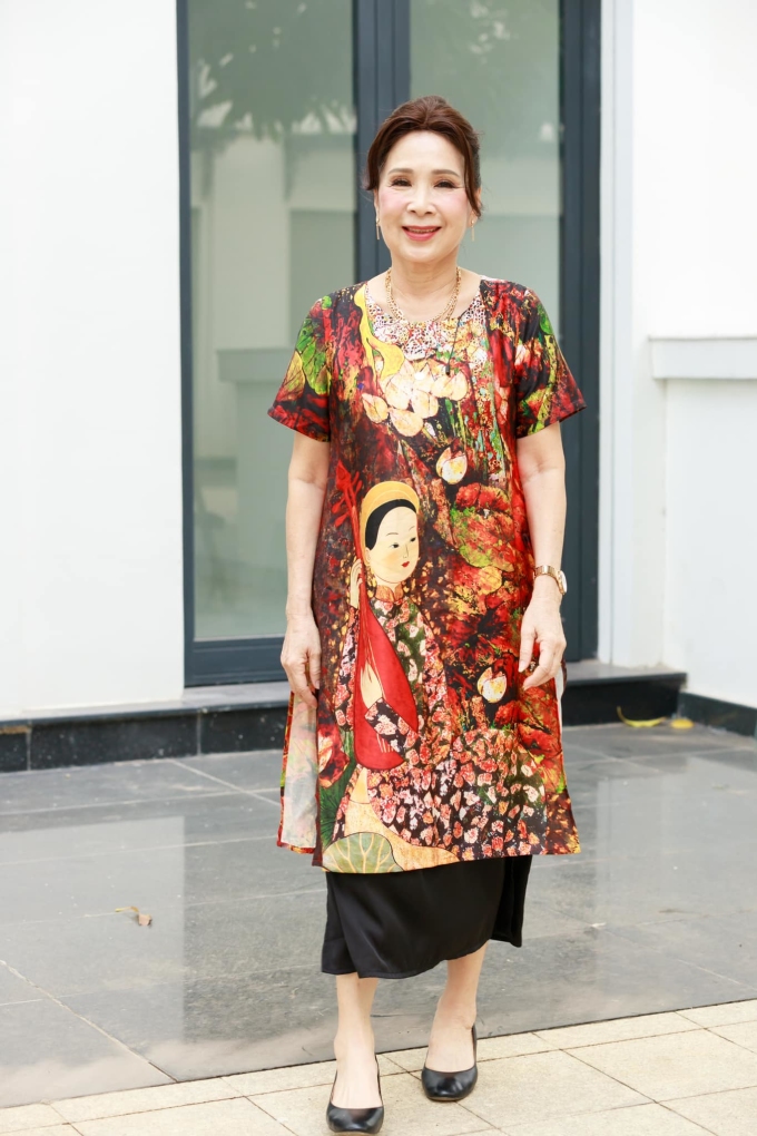 Nghệ sĩ Kim Xuân: 'Chồng 43 năm chở tôi đi diễn'