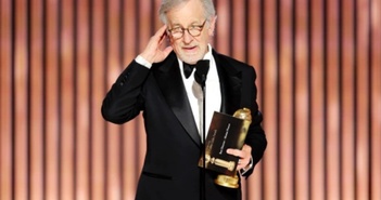 Cách kiếm tiền của nghệ sĩ giàu nhất Hollywood Cách kiếm tiền của nghệ sĩ giàu nhất Hollywood
