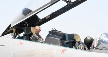 Tướng Không quân Mỹ xuất hiện trên tiêm kích Su-30MKI của Ấn Độ