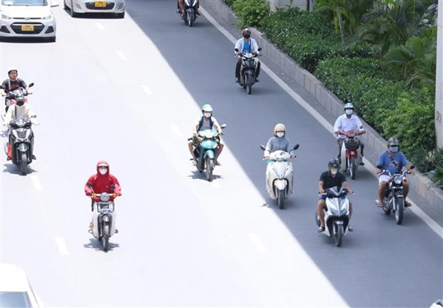 Khu vực Bắc Bộ và Thủ đô Hà Nội thỉnh thoảng có mưa, trưa có nắng.