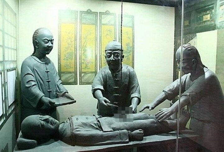 Quá trình tịnh thân đau đớn của thái giám trong lịch sử Trung Quốc