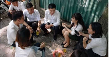 Thứ người Việt ngồi ăn vỉa hè xong vứt đi, một startup chế tạo các sản phẩm "độc" bán đắt Thứ người Việt ngồi ăn vỉa hè xong vứt đi, một startup chế tạo các sản phẩm "độc" bán đắt