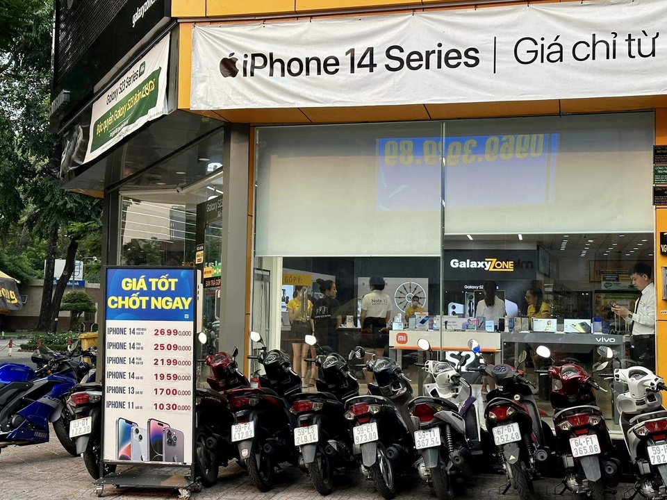 Giá iPhone 14 'nhảy múa' như vàng