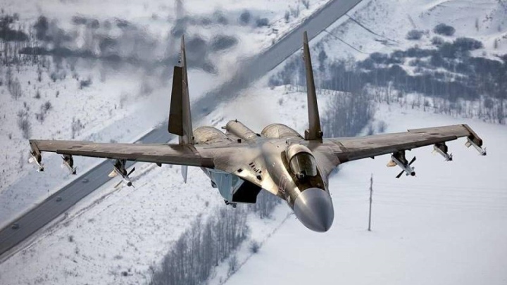 Cựu phi công Mỹ: Lỗi thời về radar, Su-35 sẽ thất bại trước F-16