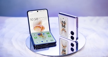 Đối thủ của Samsung Galaxy Z Flip mở đặt trước Đối thủ của Samsung Galaxy Z Flip mở đặt trước
